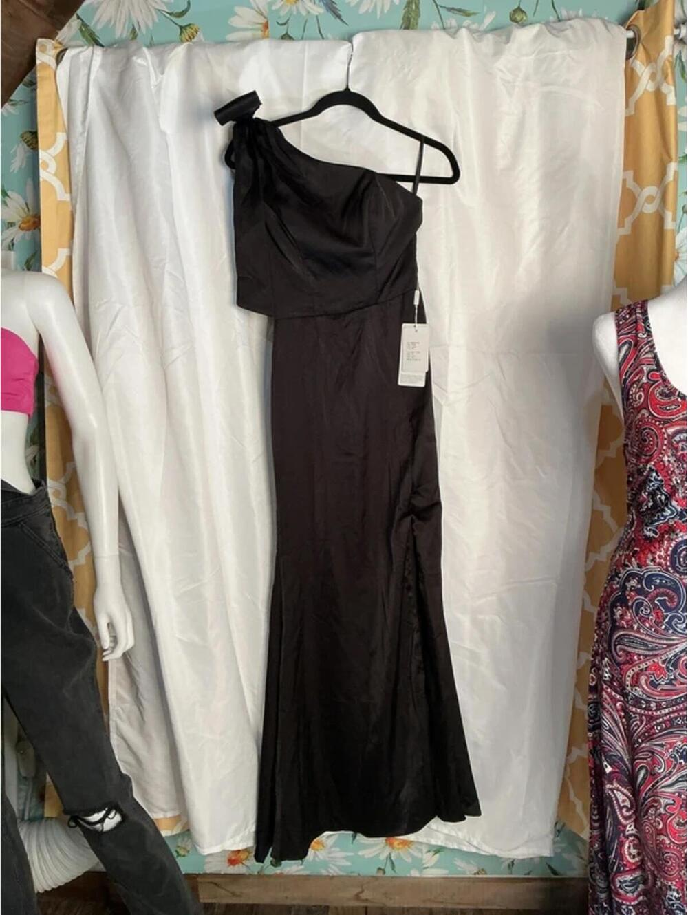 NWT formal black dress but Stacees